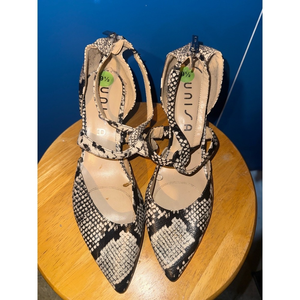 Unisa Snakeskin Print Pointed Toe Strappy Pumps Black White Size 9.5 Heels